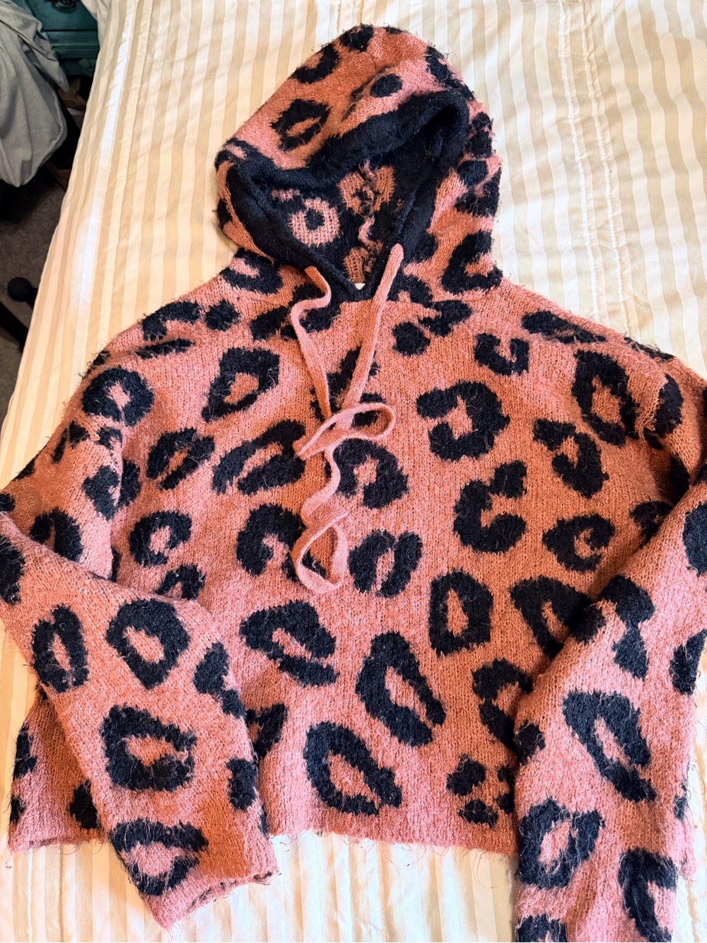 Cropped Cozy Leopard Print Hooded Sweater - Tan/Black